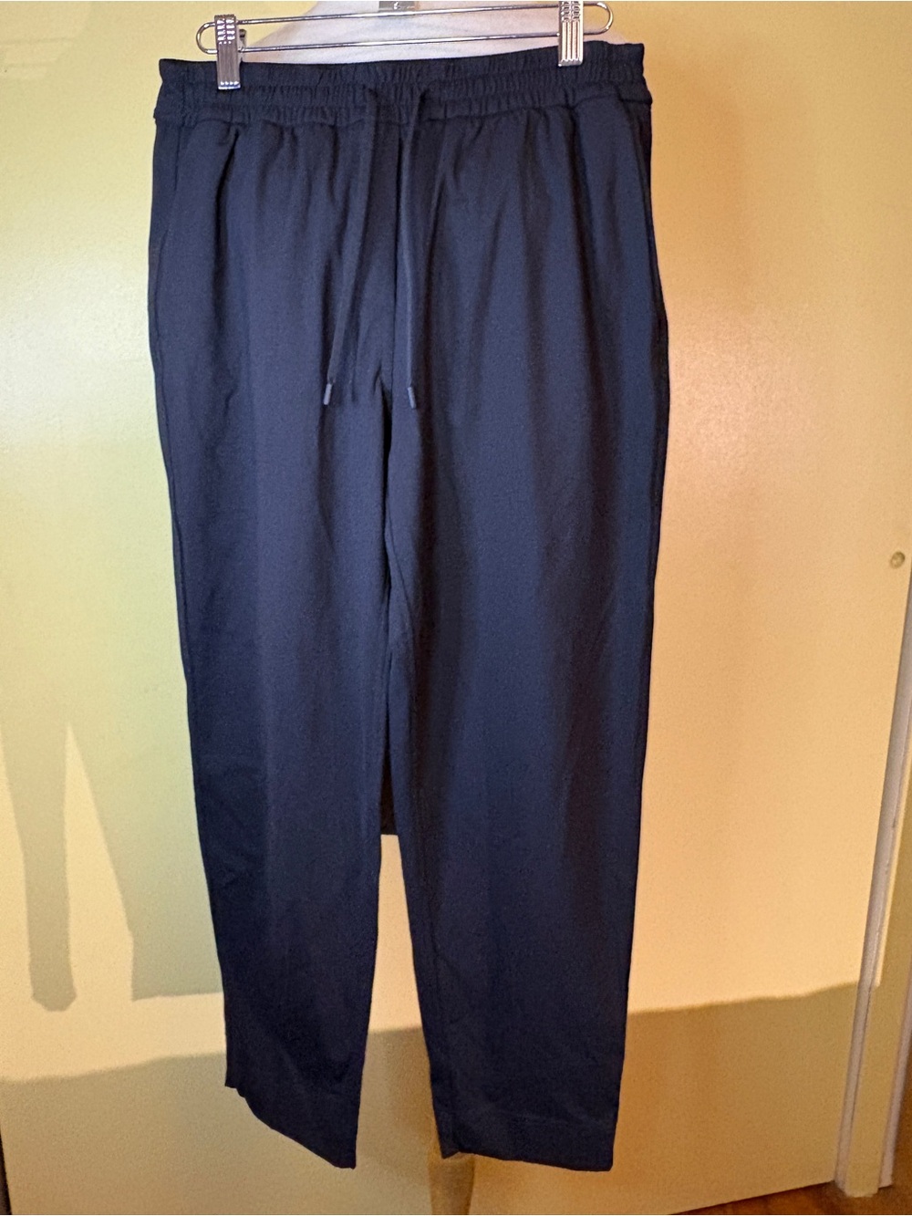 lululemon athletica women’s Black Elastic-Waist Drawstring Pants